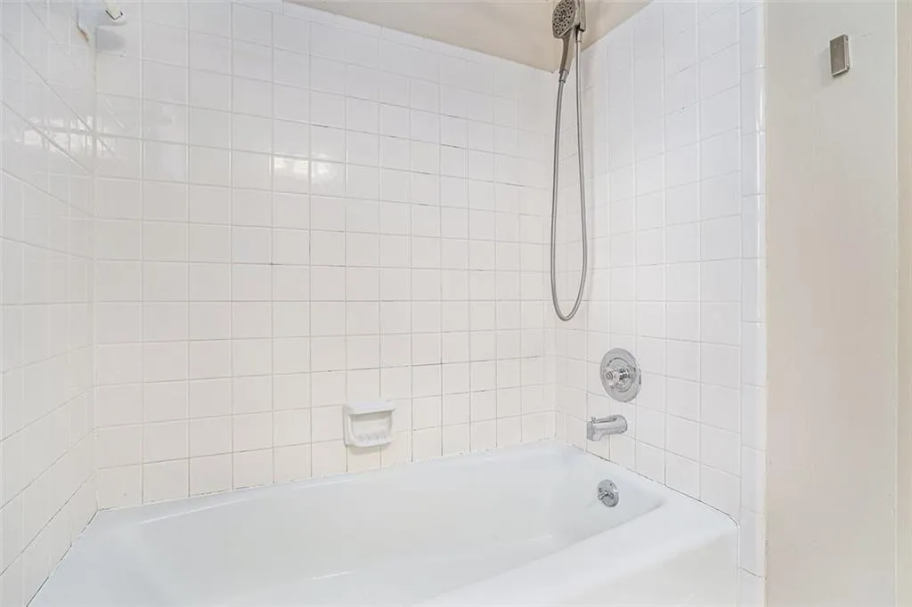 8930 Carroll Manor Drive, Atlanta, Georgia 30350, 2 Bedrooms Bedrooms, ,2 BathroomsBathrooms,Residential,Sold,8930 Carroll Manor Drive,7507156