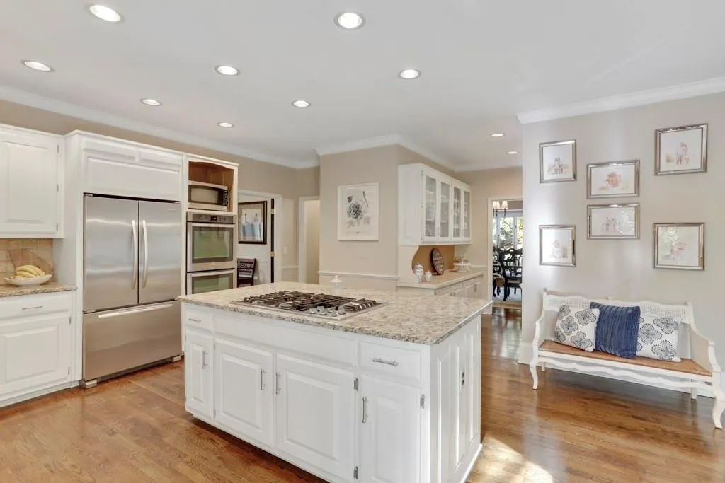 280 Cameron Ridge Drive, Atlanta, Georgia 30328, 6 Bedrooms Bedrooms, ,5 BathroomsBathrooms,Residential,Sold,280 Cameron Ridge Drive,6676564