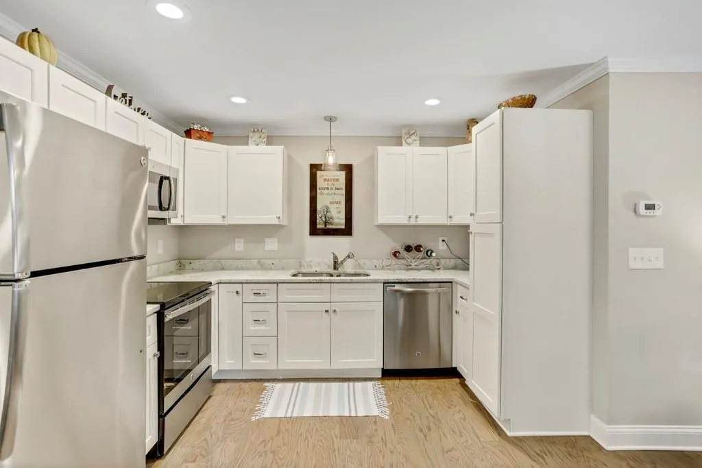 280 Cameron Ridge Drive, Atlanta, Georgia 30328, 6 Bedrooms Bedrooms, ,5 BathroomsBathrooms,Residential,Sold,280 Cameron Ridge Drive,6676564