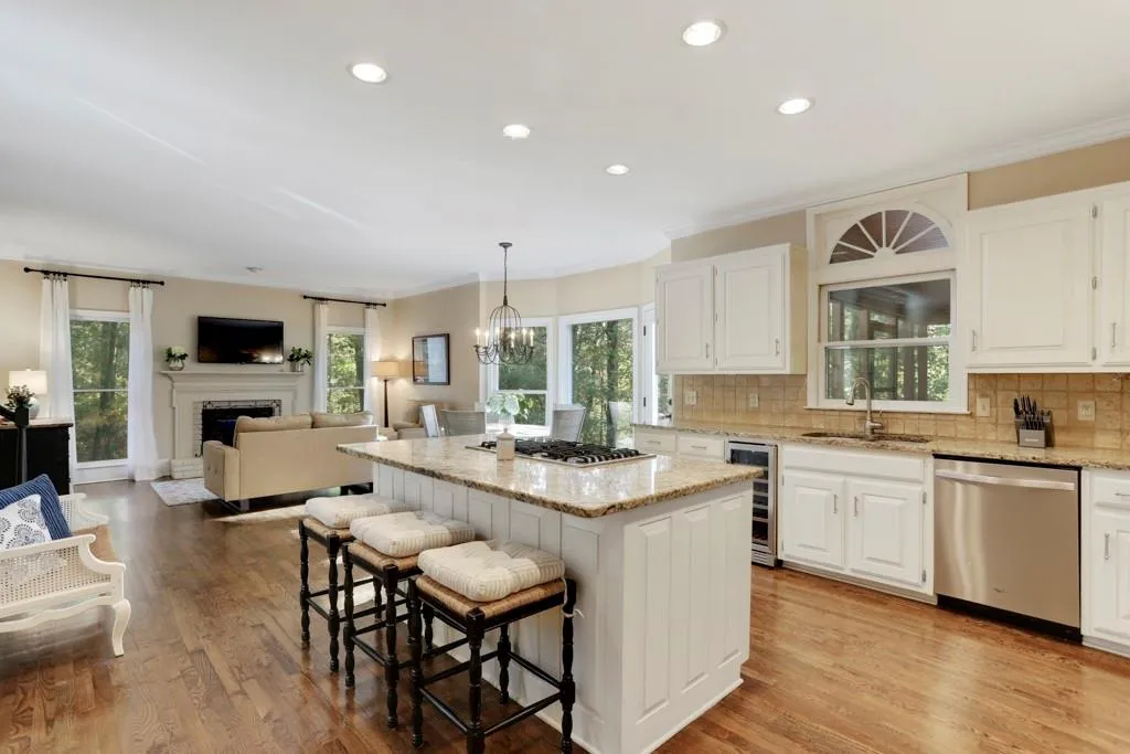 280 Cameron Ridge Drive, Atlanta, Georgia 30328, 6 Bedrooms Bedrooms, ,5 BathroomsBathrooms,Residential,Sold,280 Cameron Ridge Drive,6676564