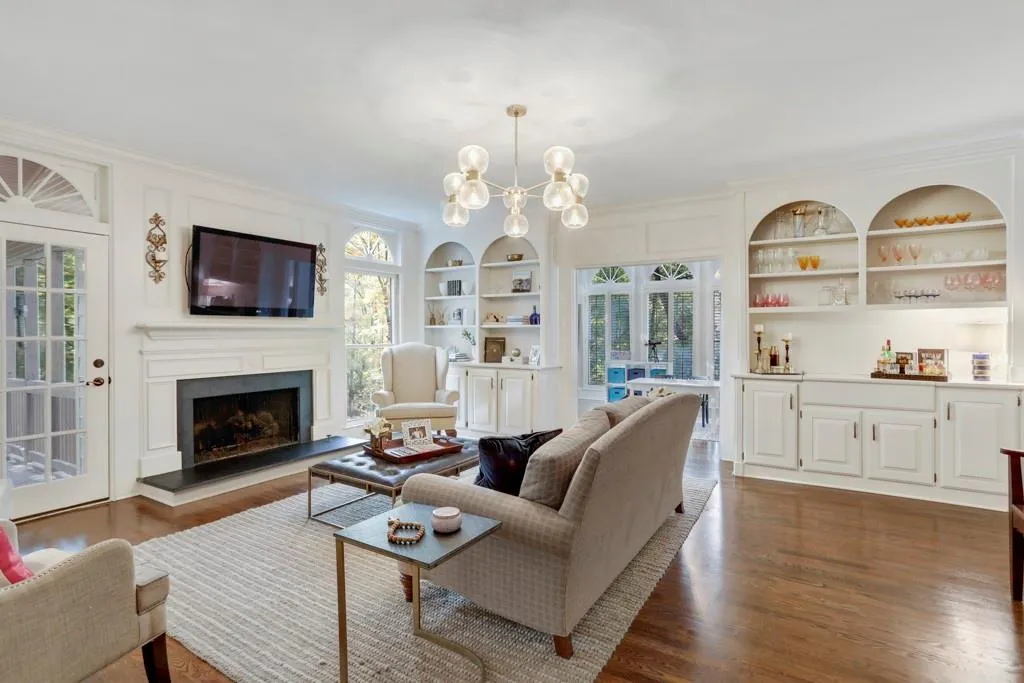 280 Cameron Ridge Drive, Atlanta, Georgia 30328, 6 Bedrooms Bedrooms, ,5 BathroomsBathrooms,Residential,Sold,280 Cameron Ridge Drive,6676564