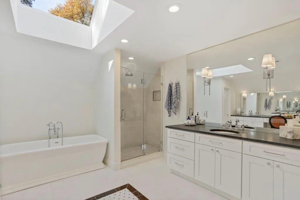 280 Cameron Ridge Drive, Atlanta, Georgia 30328, 6 Bedrooms Bedrooms, ,5 BathroomsBathrooms,Residential,Sold,280 Cameron Ridge Drive,6676564