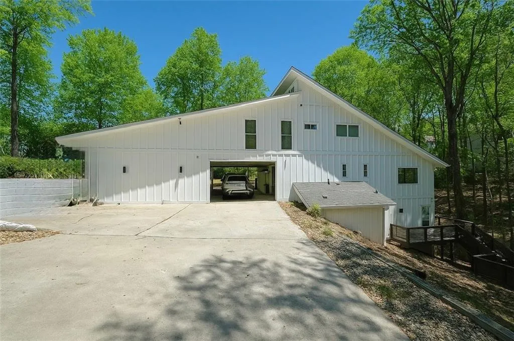 3880 The Ascent Ne, Atlanta, Georgia 30319, 6 Bedrooms Bedrooms, ,5 BathroomsBathrooms,Residential,For Sale,3880 The Ascent Ne,7676563