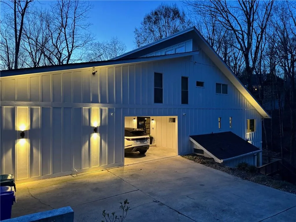 3880 The Ascent Ne, Atlanta, Georgia 30319, 6 Bedrooms Bedrooms, ,5 BathroomsBathrooms,Residential,For Sale,3880 The Ascent Ne,7676563