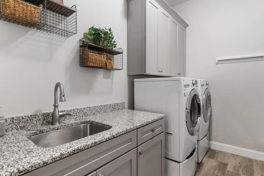 8345 Hewlett Road, Sandy Springs, Georgia 30350, 6 Bedrooms Bedrooms, ,6 BathroomsBathrooms,Residential,Sold,8345 Hewlett Road,7417668 8345 Hewlett Road, Sandy Springs, Georgia 30350, 6 Bedrooms Bedrooms, ,6 BathroomsBathrooms,Residential,Sold,8345 Hewlett Road,7417668