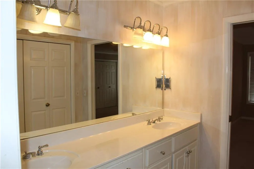 585 Spender Trace, Atlanta, Georgia 30350, 4 Bedrooms Bedrooms, ,2 BathroomsBathrooms,Residential,Sold,585 Spender Trace,5778274