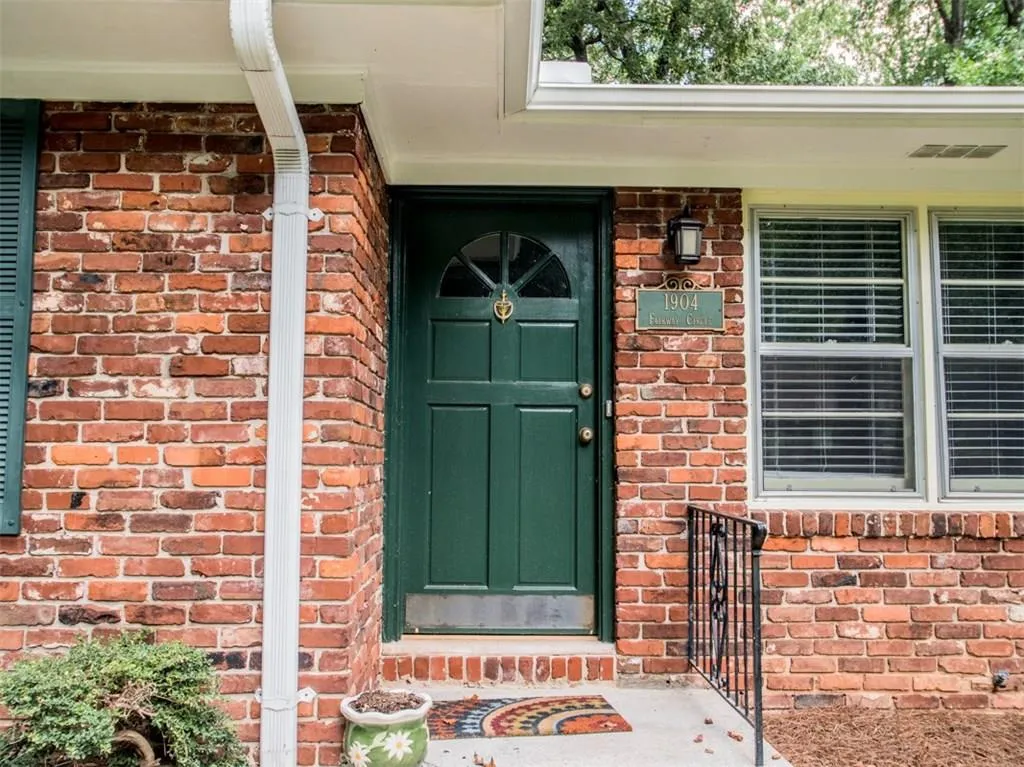 1904 Fairway Circle Ne, Brookhaven, Georgia 30319, 3 Bedrooms Bedrooms, ,2 BathroomsBathrooms,Residential,Sold,1904 Fairway Circle Ne,5912349