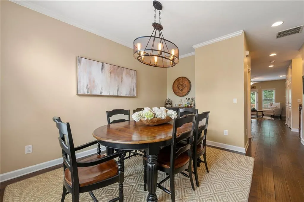 7470 Glisten Avenue, Atlanta, Georgia 30328, 3 Bedrooms Bedrooms, ,3 BathroomsBathrooms,Residential,Sold,7470 Glisten Avenue,7425288