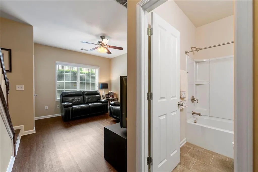 7470 Glisten Avenue, Atlanta, Georgia 30328, 3 Bedrooms Bedrooms, ,3 BathroomsBathrooms,Residential,Sold,7470 Glisten Avenue,7425288