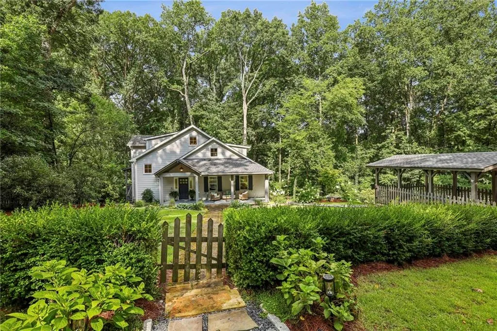 1990 Cambria Avenue Nw, Atlanta, Georgia 30318, 5 Bedrooms Bedrooms, ,3 BathroomsBathrooms,Residential,For Sale,1990 Cambria Avenue Nw,7610149
