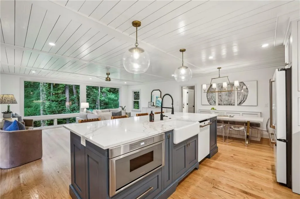 1990 Cambria Avenue Nw, Atlanta, Georgia 30318, 5 Bedrooms Bedrooms, ,3 BathroomsBathrooms,Residential,For Sale,1990 Cambria Avenue Nw,7610149