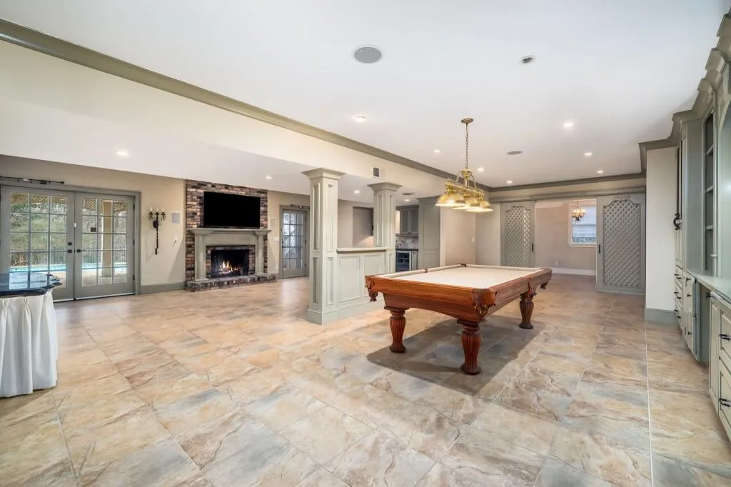 8915 Huntcliff Lake Court, Sandy Springs, Georgia 30350, 5 Bedrooms Bedrooms, ,4 BathroomsBathrooms,Residential,For Sale,8915 Huntcliff Lake Court,7718307