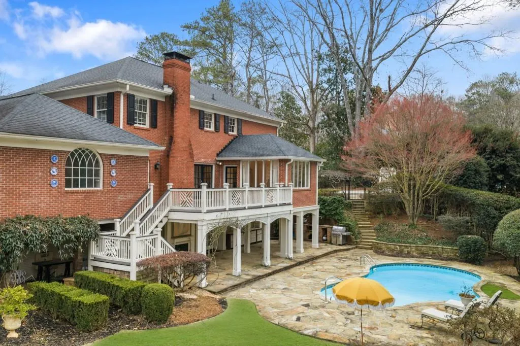 8915 Huntcliff Lake Court, Sandy Springs, Georgia 30350, 5 Bedrooms Bedrooms, ,4 BathroomsBathrooms,Residential,For Sale,8915 Huntcliff Lake Court,7718307
