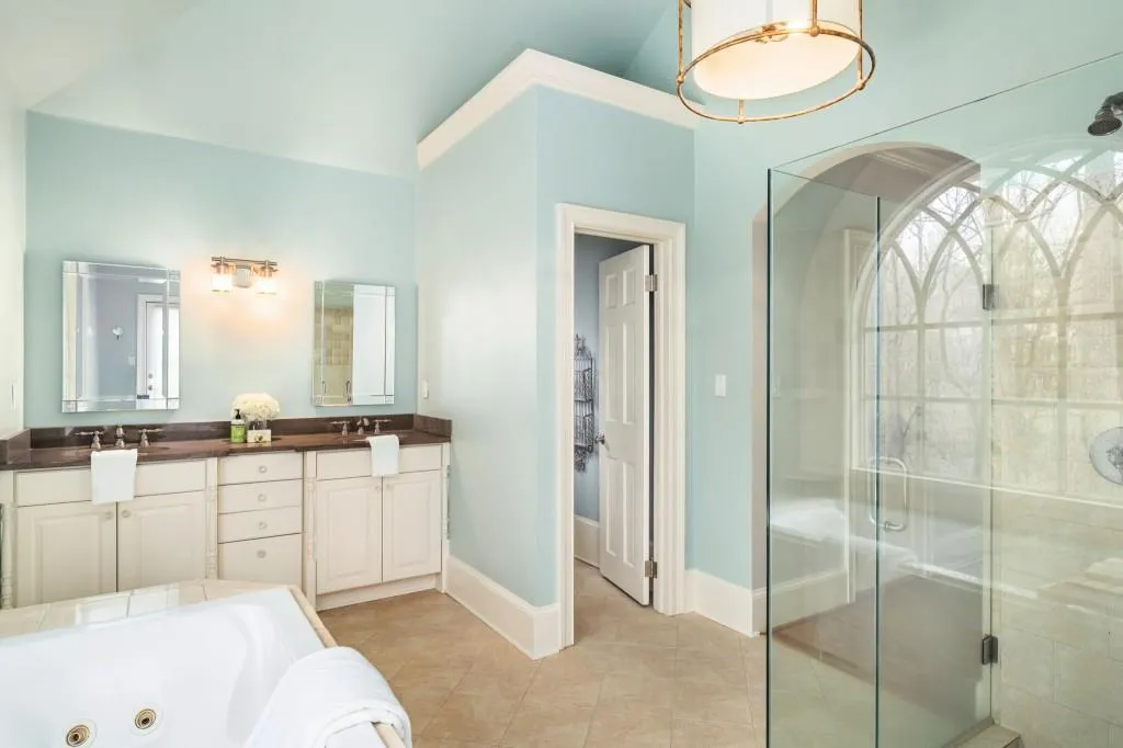 8915 Huntcliff Lake Court, Sandy Springs, Georgia 30350, 5 Bedrooms Bedrooms, ,4 BathroomsBathrooms,Residential,For Sale,8915 Huntcliff Lake Court,7718307