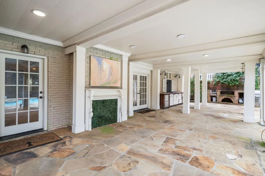 8915 Huntcliff Lake Court, Sandy Springs, Georgia 30350, 5 Bedrooms Bedrooms, ,4 BathroomsBathrooms,Residential,For Sale,8915 Huntcliff Lake Court,7718307