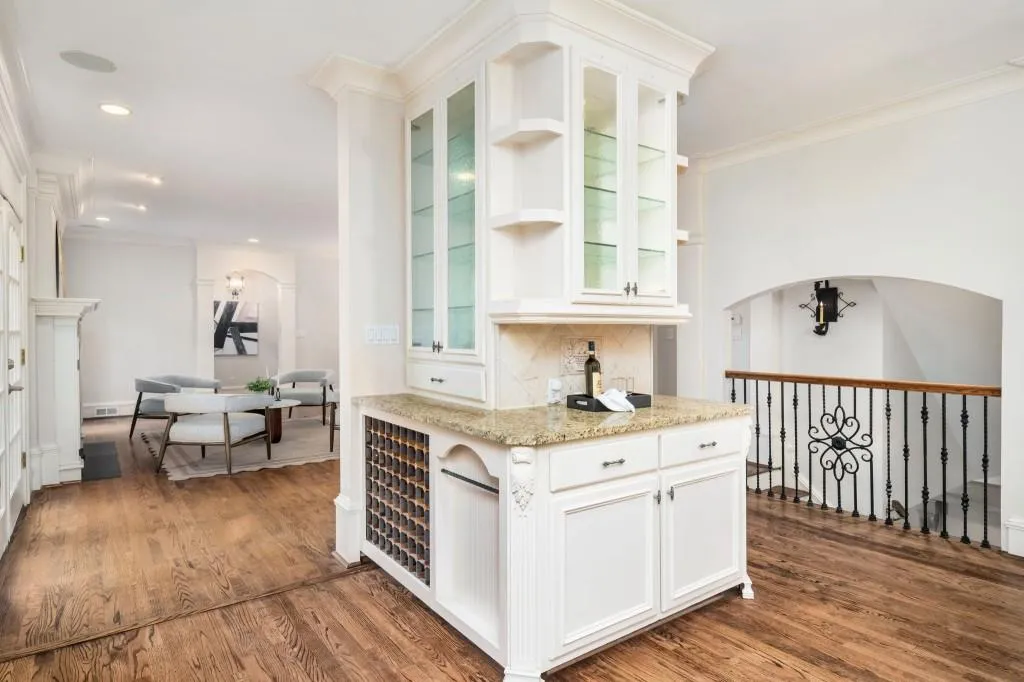 8915 Huntcliff Lake Court, Sandy Springs, Georgia 30350, 5 Bedrooms Bedrooms, ,4 BathroomsBathrooms,Residential,For Sale,8915 Huntcliff Lake Court,7718307