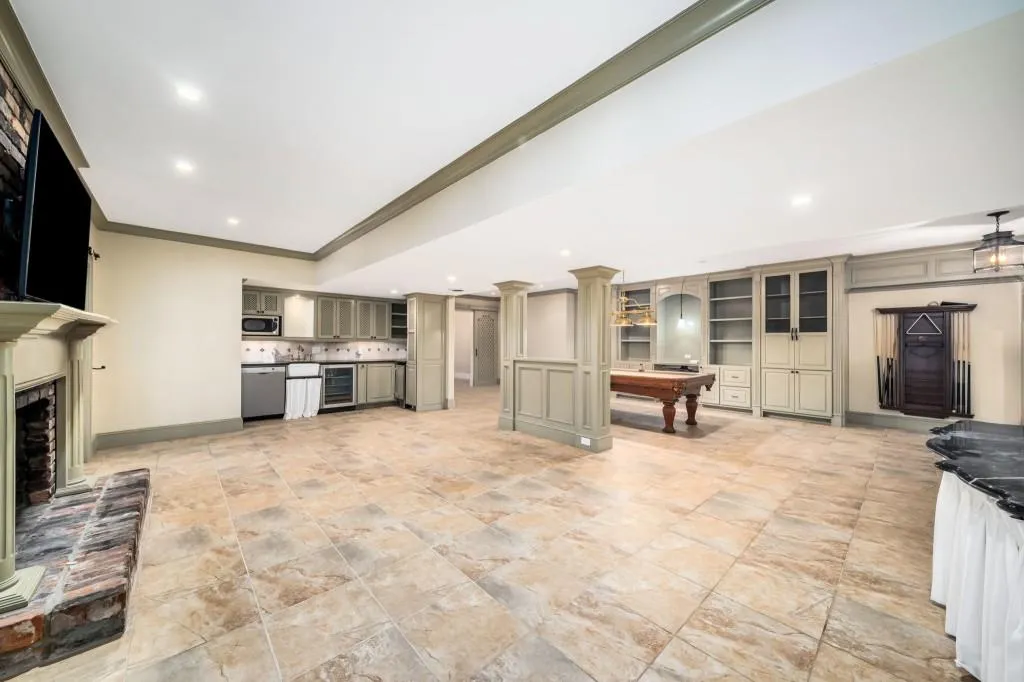 8915 Huntcliff Lake Court, Sandy Springs, Georgia 30350, 5 Bedrooms Bedrooms, ,4 BathroomsBathrooms,Residential,For Sale,8915 Huntcliff Lake Court,7718307