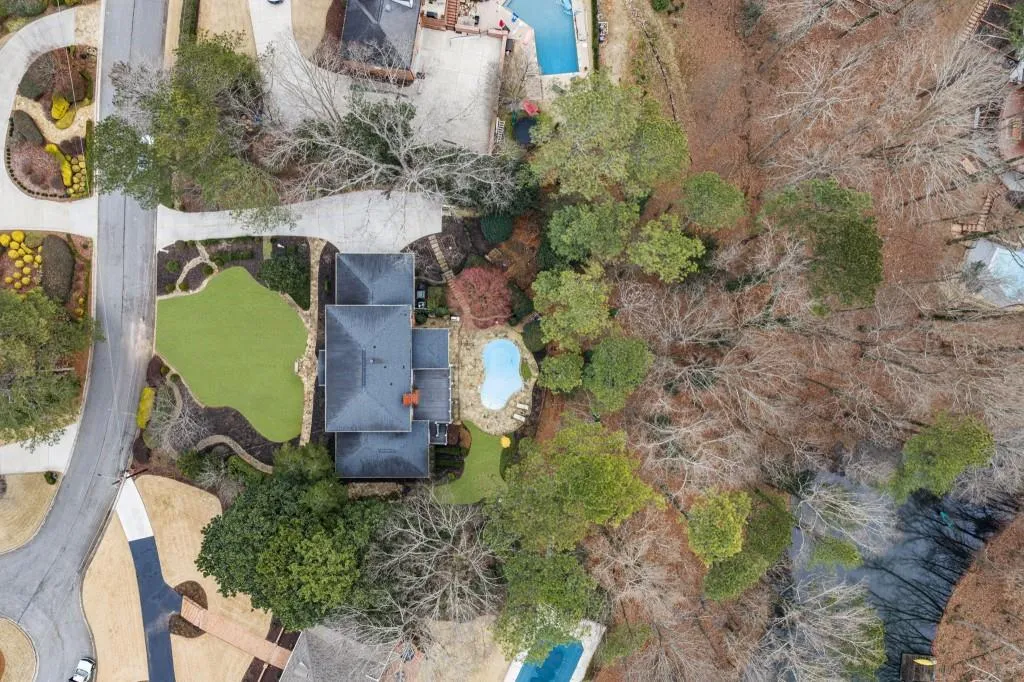 8915 Huntcliff Lake Court, Sandy Springs, Georgia 30350, 5 Bedrooms Bedrooms, ,4 BathroomsBathrooms,Residential,For Sale,8915 Huntcliff Lake Court,7718307