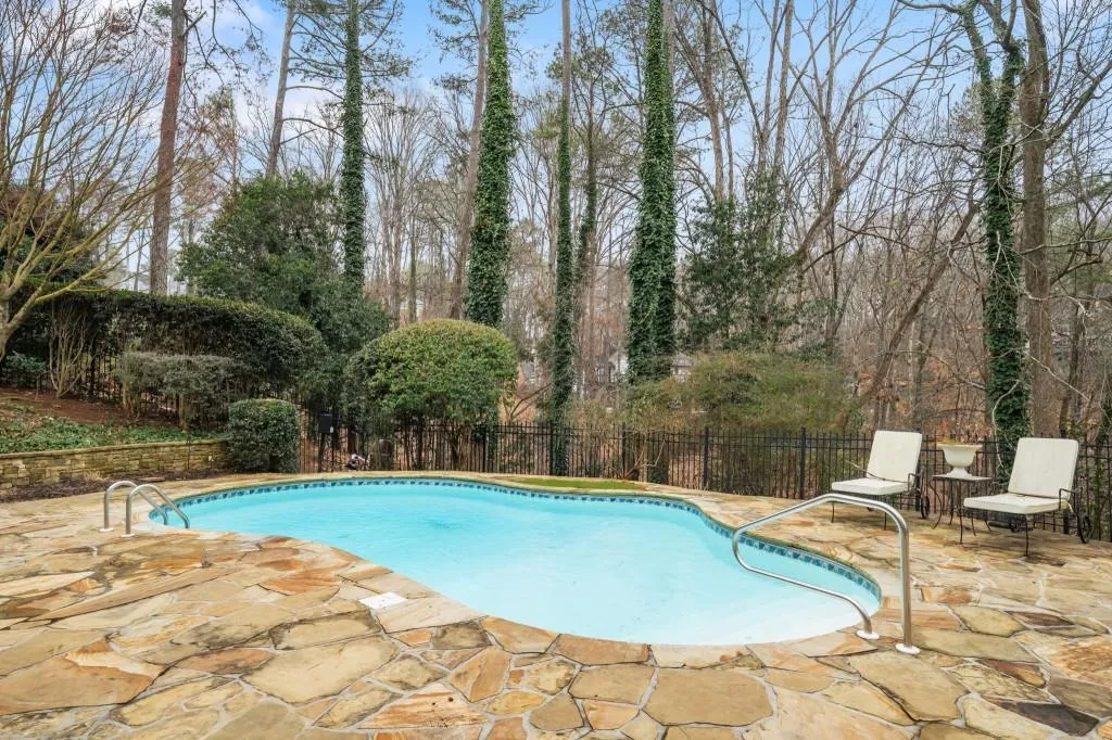 8915 Huntcliff Lake Court, Sandy Springs, Georgia 30350, 5 Bedrooms Bedrooms, ,4 BathroomsBathrooms,Residential,For Sale,8915 Huntcliff Lake Court,7718307