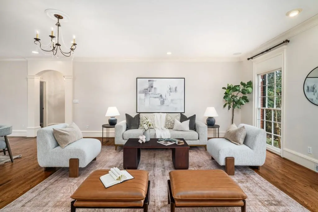 8915 Huntcliff Lake Court, Sandy Springs, Georgia 30350, 5 Bedrooms Bedrooms, ,4 BathroomsBathrooms,Residential,For Sale,8915 Huntcliff Lake Court,7718307