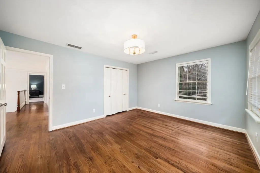 8915 Huntcliff Lake Court, Sandy Springs, Georgia 30350, 5 Bedrooms Bedrooms, ,4 BathroomsBathrooms,Residential,For Sale,8915 Huntcliff Lake Court,7718307