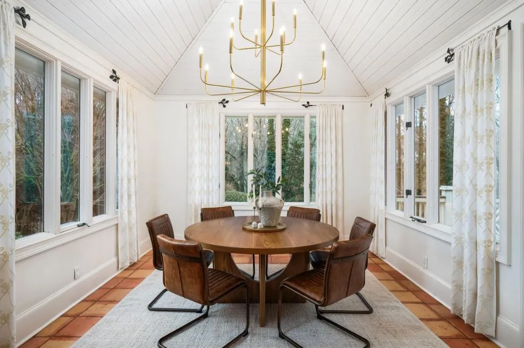 8915 Huntcliff Lake Court, Sandy Springs, Georgia 30350, 5 Bedrooms Bedrooms, ,4 BathroomsBathrooms,Residential,For Sale,8915 Huntcliff Lake Court,7718307