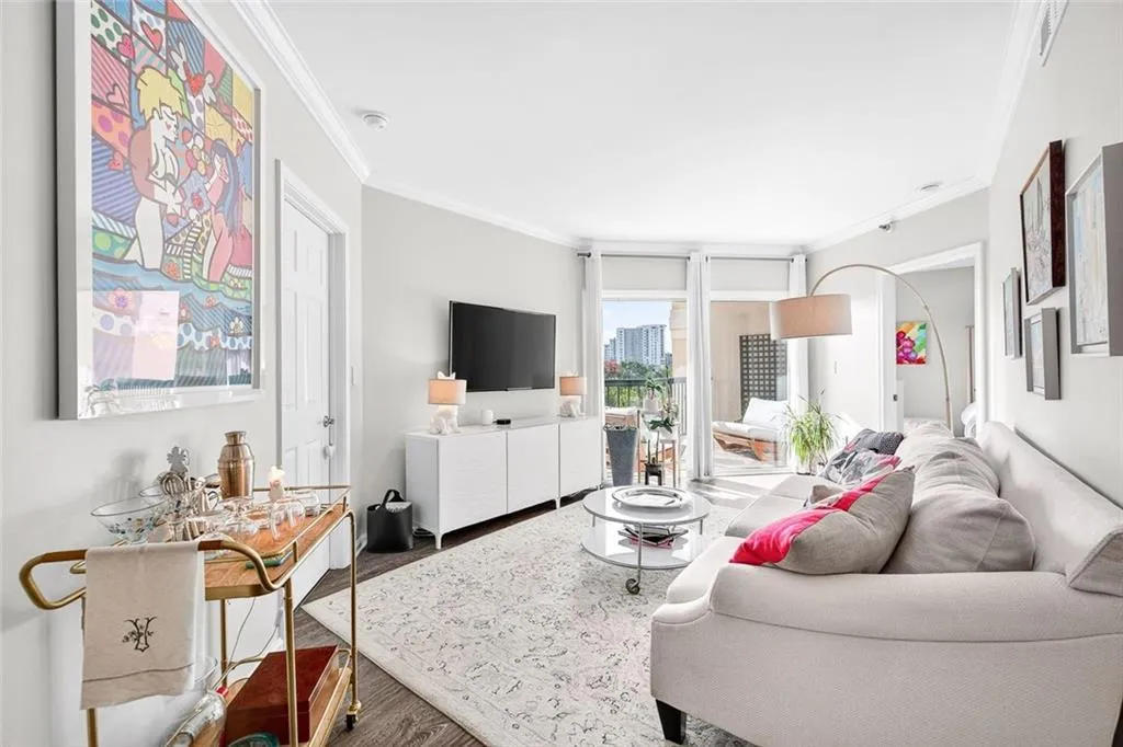 1 Biscayne Drive Nw Unit 603, Atlanta, Georgia 30309, 2 Bedrooms Bedrooms, ,2 BathroomsBathrooms,Residential,For Sale,1 Biscayne Drive Nw Unit 603,7663150