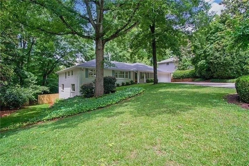 4750 Huntley Drive, Sandy Springs, Georgia 30342, 5 Bedrooms Bedrooms, ,3 BathroomsBathrooms,Residential,Sold,4750 Huntley Drive,6015612