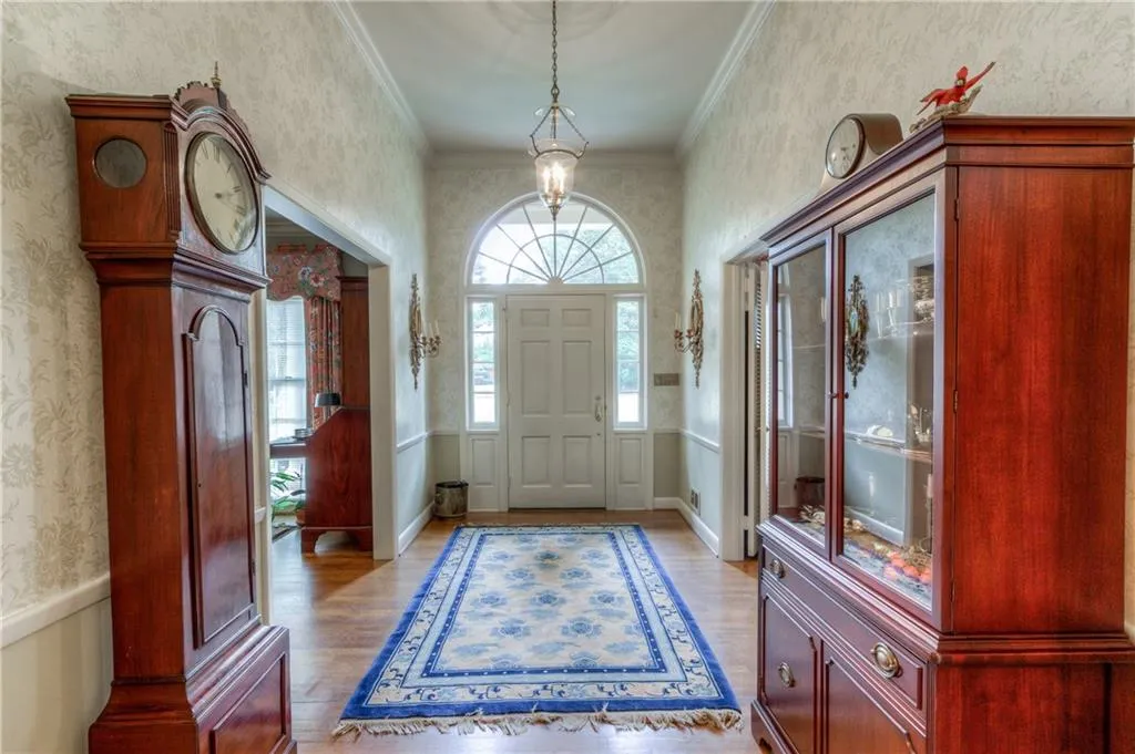 2850 Ridgewood Road Nw, Atlanta, Georgia 30327, 4 Bedrooms Bedrooms, ,4 BathroomsBathrooms,Residential,Sold,2850 Ridgewood Road Nw,5822927