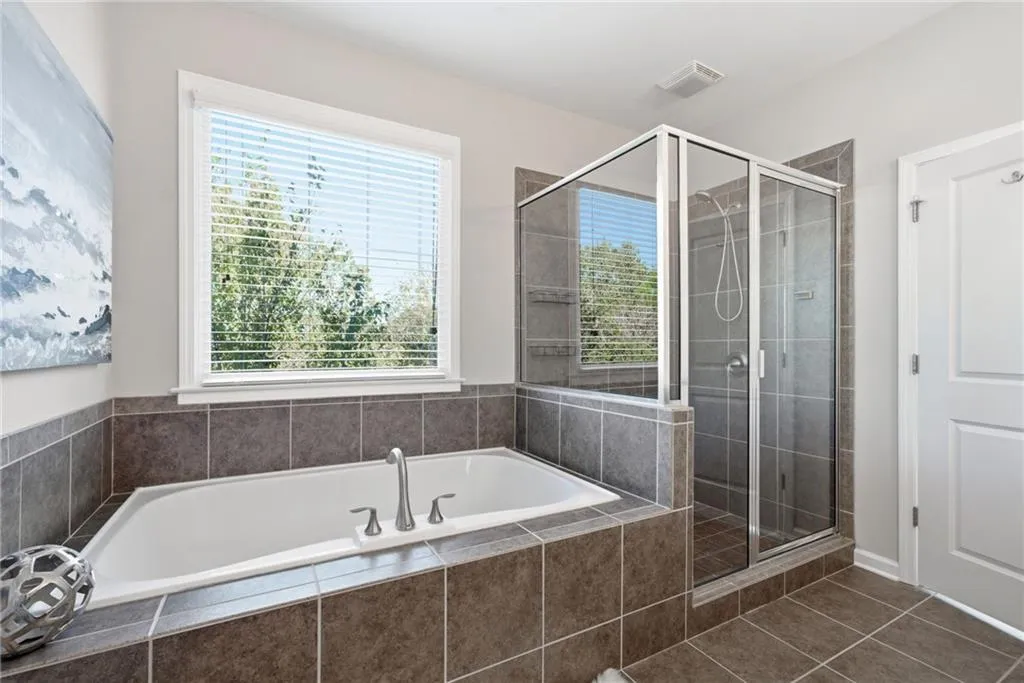 1433 Dupont Commons Circle Nw, Atlanta, Georgia 30318, 5 Bedrooms Bedrooms, ,3 BathroomsBathrooms,Residential,For Sale,1433 Dupont Commons Circle Nw,7666258