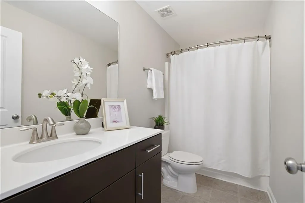 1433 Dupont Commons Circle Nw, Atlanta, Georgia 30318, 5 Bedrooms Bedrooms, ,3 BathroomsBathrooms,Residential,For Sale,1433 Dupont Commons Circle Nw,7666258