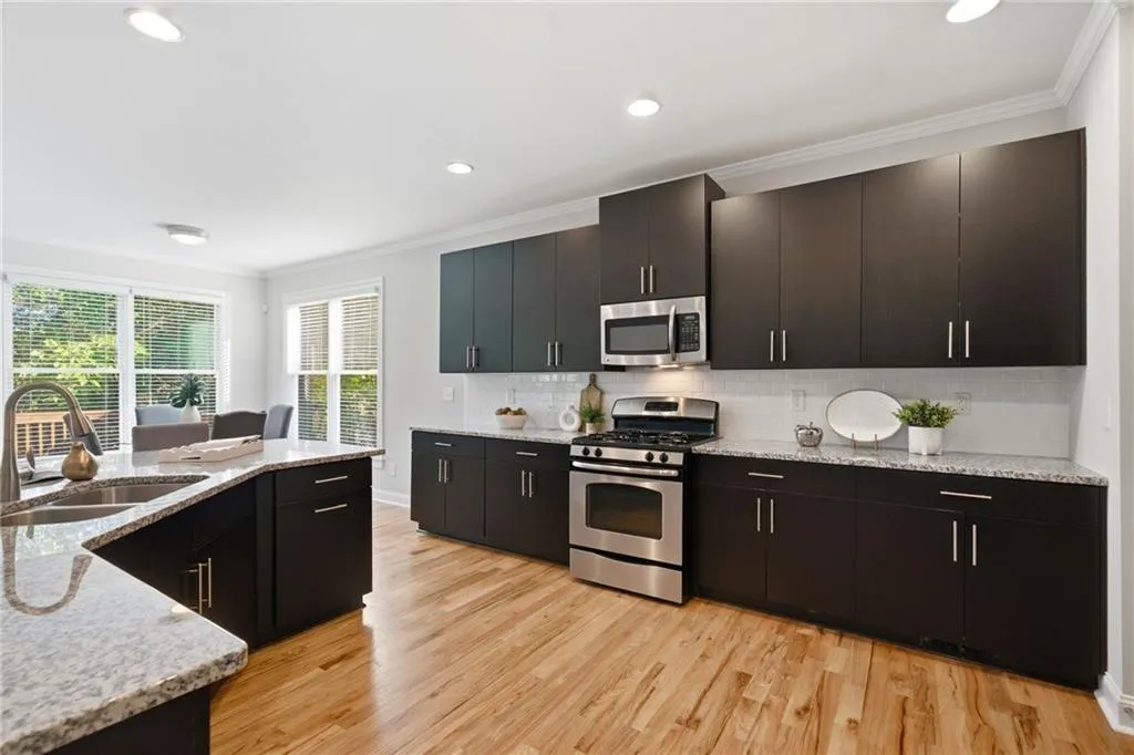 1433 Dupont Commons Circle Nw, Atlanta, Georgia 30318, 5 Bedrooms Bedrooms, ,3 BathroomsBathrooms,Residential,For Sale,1433 Dupont Commons Circle Nw,7666258