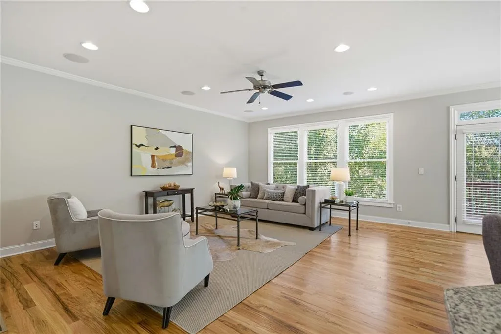 1433 Dupont Commons Circle Nw, Atlanta, Georgia 30318, 5 Bedrooms Bedrooms, ,3 BathroomsBathrooms,Residential,For Sale,1433 Dupont Commons Circle Nw,7666258