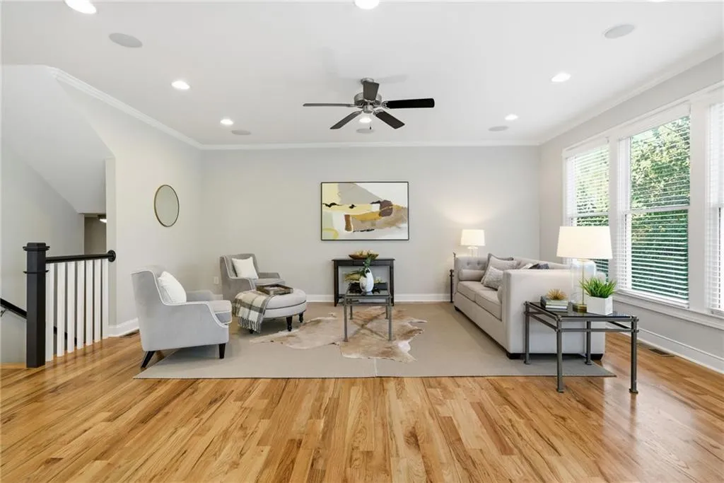 1433 Dupont Commons Circle Nw, Atlanta, Georgia 30318, 5 Bedrooms Bedrooms, ,3 BathroomsBathrooms,Residential,For Sale,1433 Dupont Commons Circle Nw,7666258