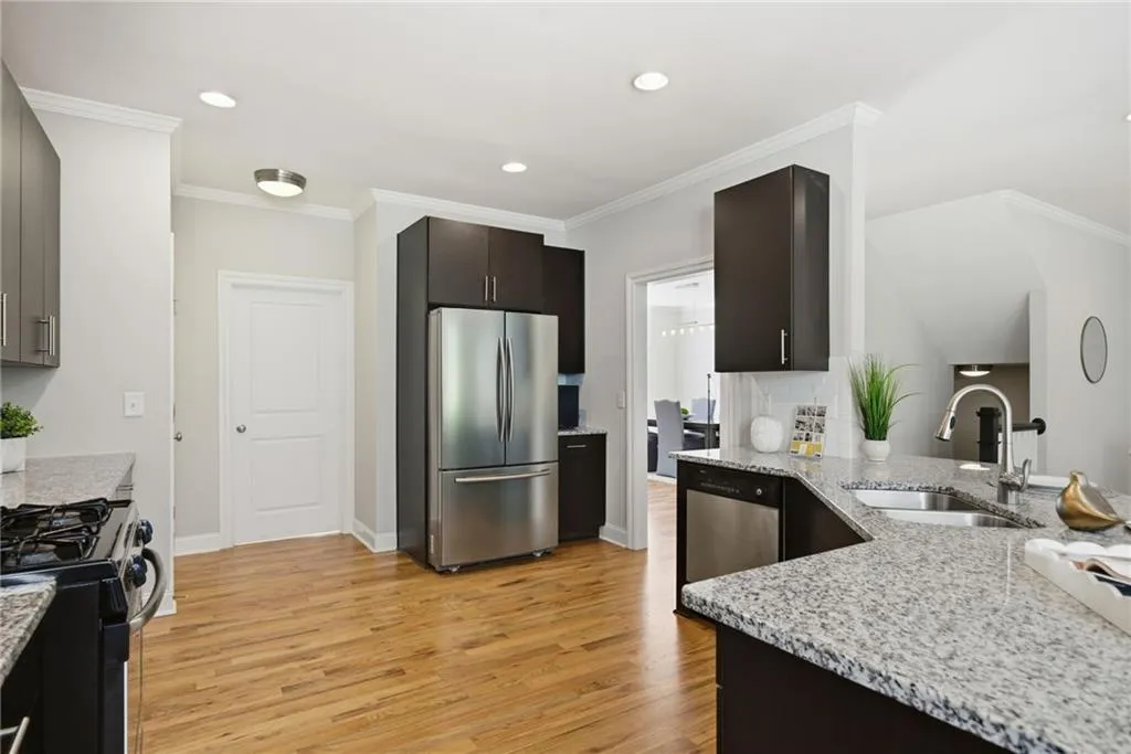 1433 Dupont Commons Circle Nw, Atlanta, Georgia 30318, 5 Bedrooms Bedrooms, ,3 BathroomsBathrooms,Residential,For Sale,1433 Dupont Commons Circle Nw,7666258