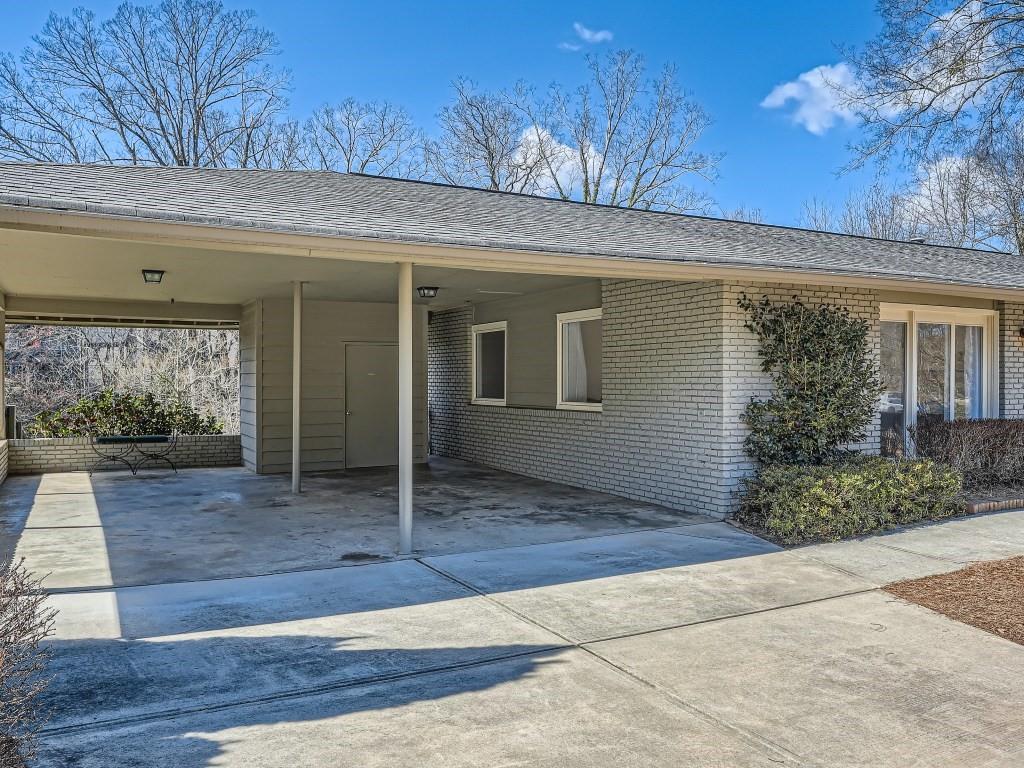 6412 North Hampton Drive, Atlanta, Georgia 30328, 3 Bedrooms Bedrooms, ,2 BathroomsBathrooms,Residential,Sold,6412 North Hampton Drive,7340658