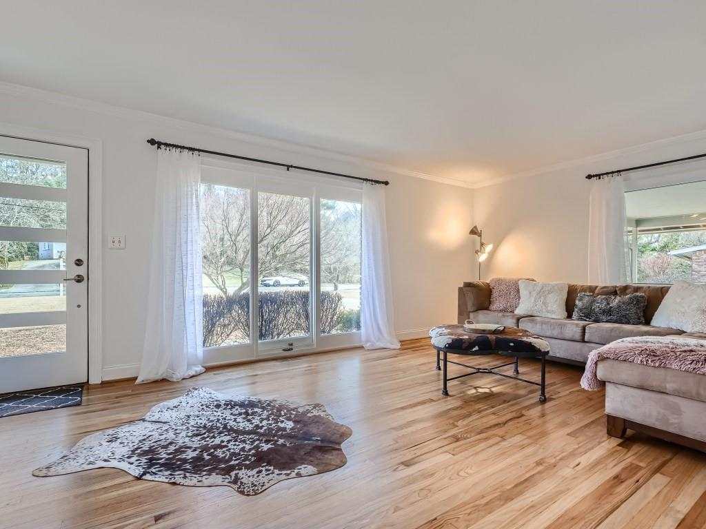 6412 North Hampton Drive, Atlanta, Georgia 30328, 3 Bedrooms Bedrooms, ,2 BathroomsBathrooms,Residential,Sold,6412 North Hampton Drive,7340658