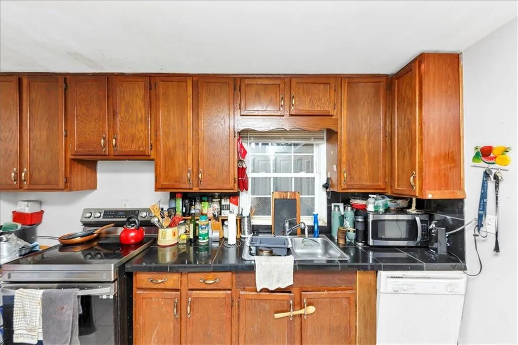 2754 Drew Valley Road Ne, Atlanta, Georgia 30319, 3 Bedrooms Bedrooms, ,2 BathroomsBathrooms,Residential,For Sale,2754 Drew Valley Road Ne,7621067
