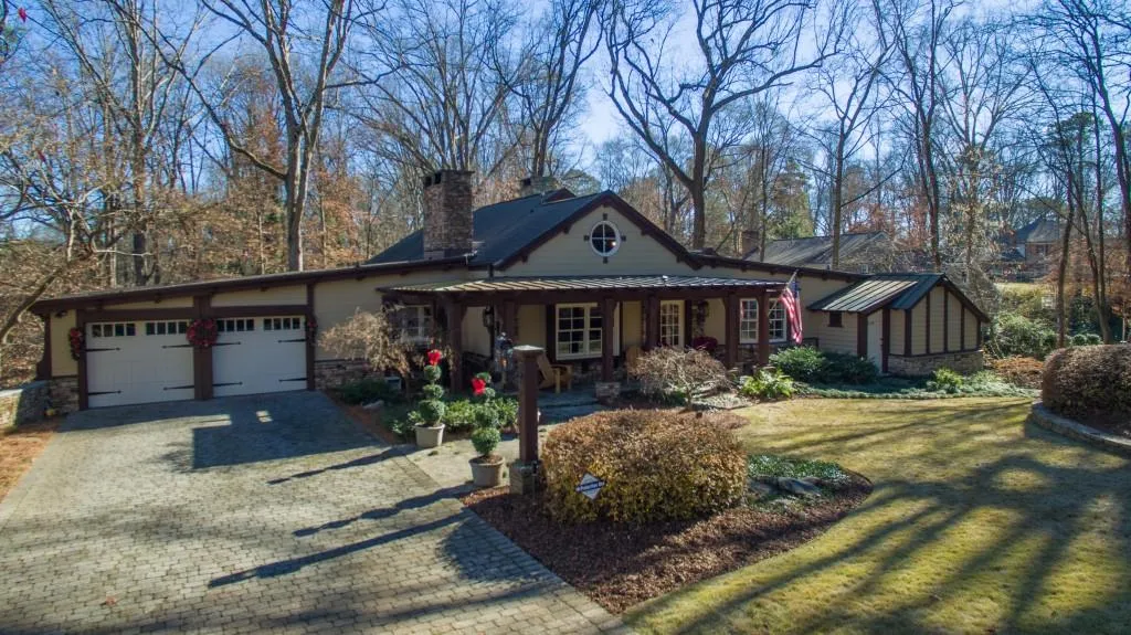 4515 Jettridge Drive, Atlanta, Georgia 30327, 4 Bedrooms Bedrooms, ,3 BathroomsBathrooms,Residential,Sold,4515 Jettridge Drive,5631887
