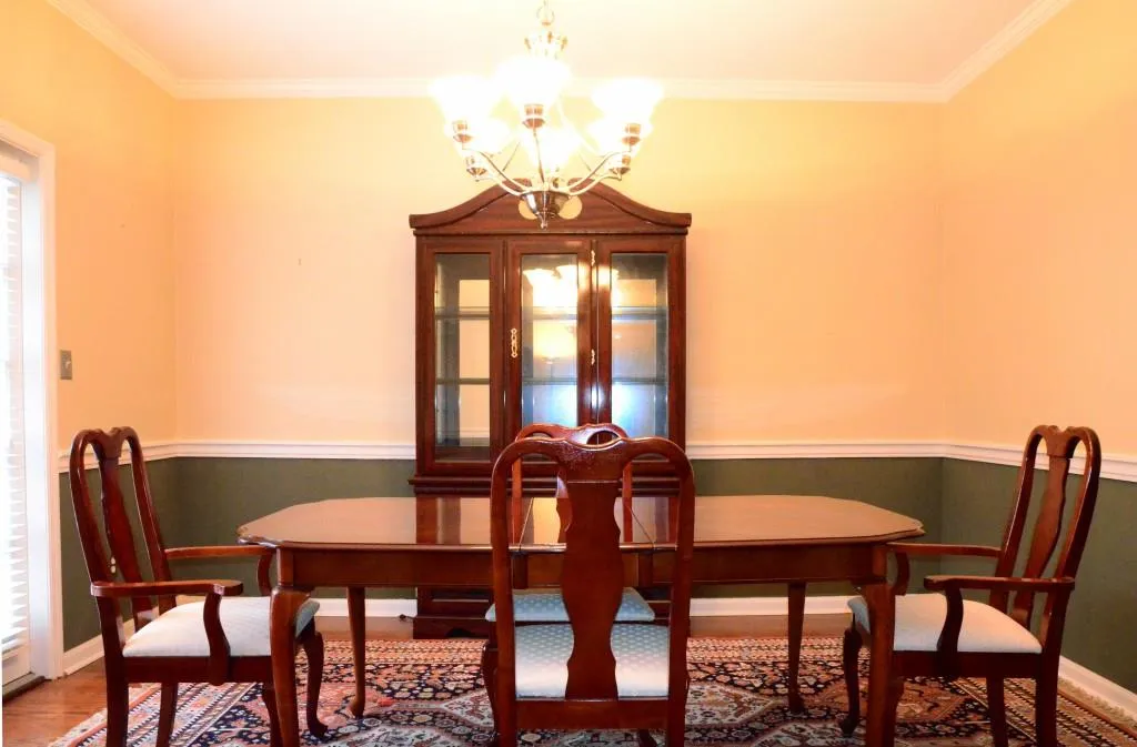 5203 Glenridge Drive, Sandy Springs, Georgia 30342, 3 Bedrooms Bedrooms, ,2 BathroomsBathrooms,Residential,Sold,5203 Glenridge Drive,5613925