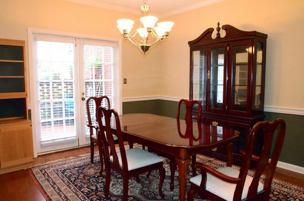 5203 Glenridge Drive, Sandy Springs, Georgia 30342, 3 Bedrooms Bedrooms, ,2 BathroomsBathrooms,Residential,Sold,5203 Glenridge Drive,5613925