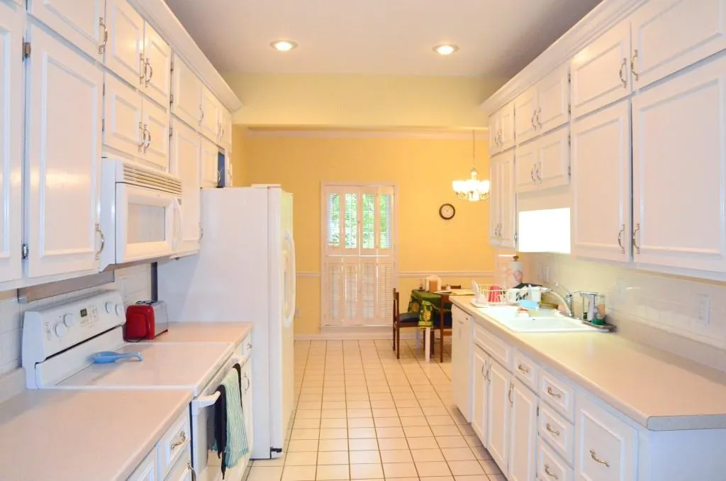 5203 Glenridge Drive, Sandy Springs, Georgia 30342, 3 Bedrooms Bedrooms, ,2 BathroomsBathrooms,Residential,Sold,5203 Glenridge Drive,5613925