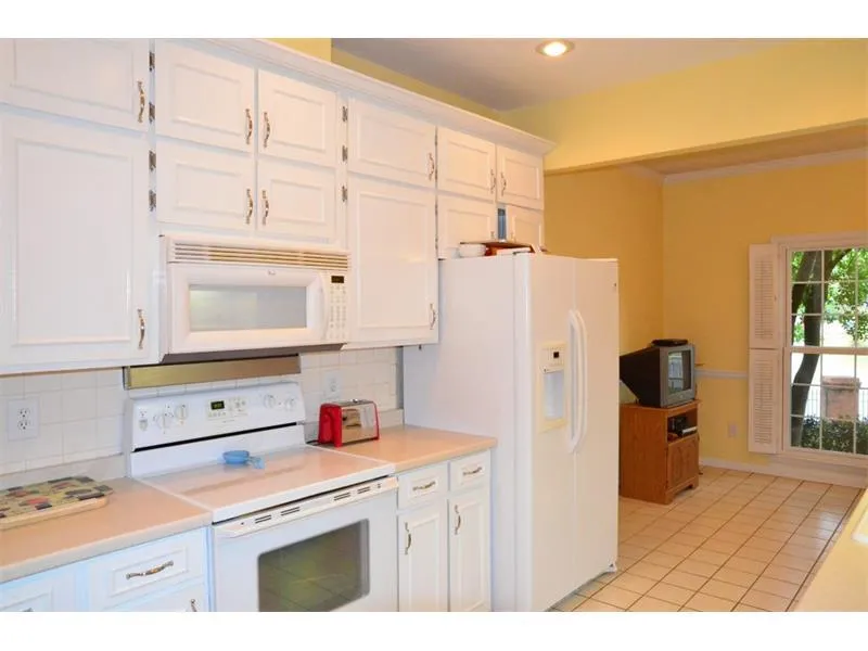 5203 Glenridge Drive, Sandy Springs, Georgia 30342, 3 Bedrooms Bedrooms, ,2 BathroomsBathrooms,Residential,Sold,5203 Glenridge Drive,5613925