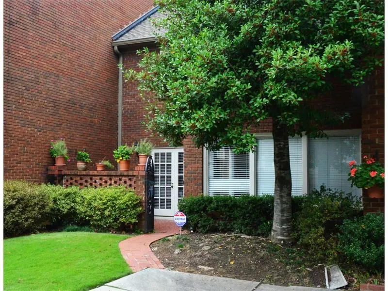 5203 Glenridge Drive, Sandy Springs, Georgia 30342, 3 Bedrooms Bedrooms, ,2 BathroomsBathrooms,Residential,Sold,5203 Glenridge Drive,5613925