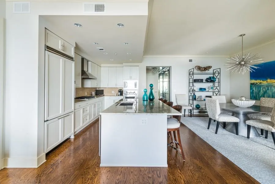 3630 Peachtree Road Ne Unit 3001, Atlanta, Georgia 30326, 2 Bedrooms Bedrooms, ,2 BathroomsBathrooms,Residential,Sold,3630 Peachtree Road Ne Unit 3001,5537065