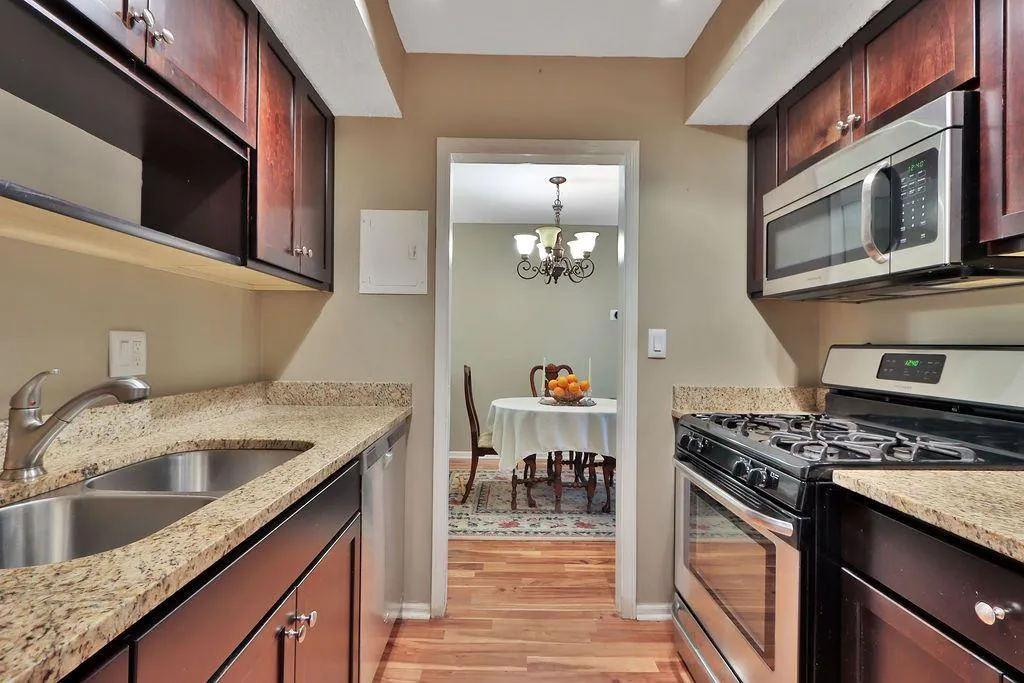 6851 Roswell Road Unit N9, Atlanta, Georgia 30328, 2 Bedrooms Bedrooms, ,1 BathroomBathrooms,Residential,Sold,6851 Roswell Road Unit N9,6990790