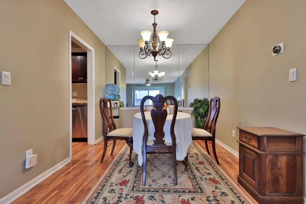 6851 Roswell Road Unit N9, Atlanta, Georgia 30328, 2 Bedrooms Bedrooms, ,1 BathroomBathrooms,Residential,Sold,6851 Roswell Road Unit N9,6990790