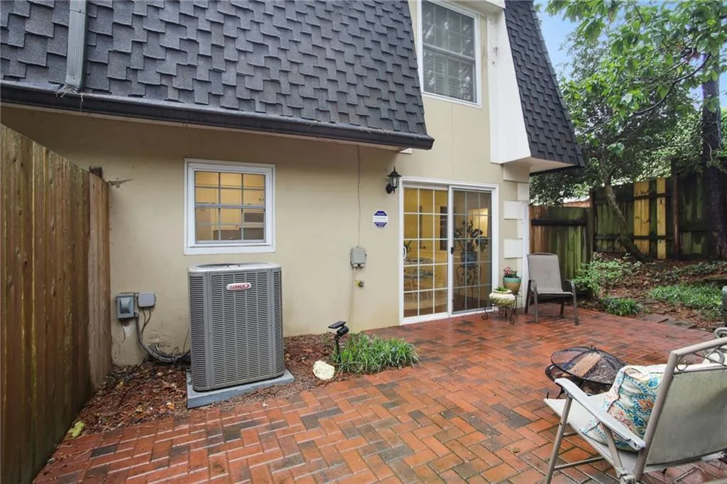 6001 Park Avenue, Sandy Springs, Georgia 30342, 2 Bedrooms Bedrooms, ,1 BathroomBathrooms,Residential,Sold,6001 Park Avenue,7194877