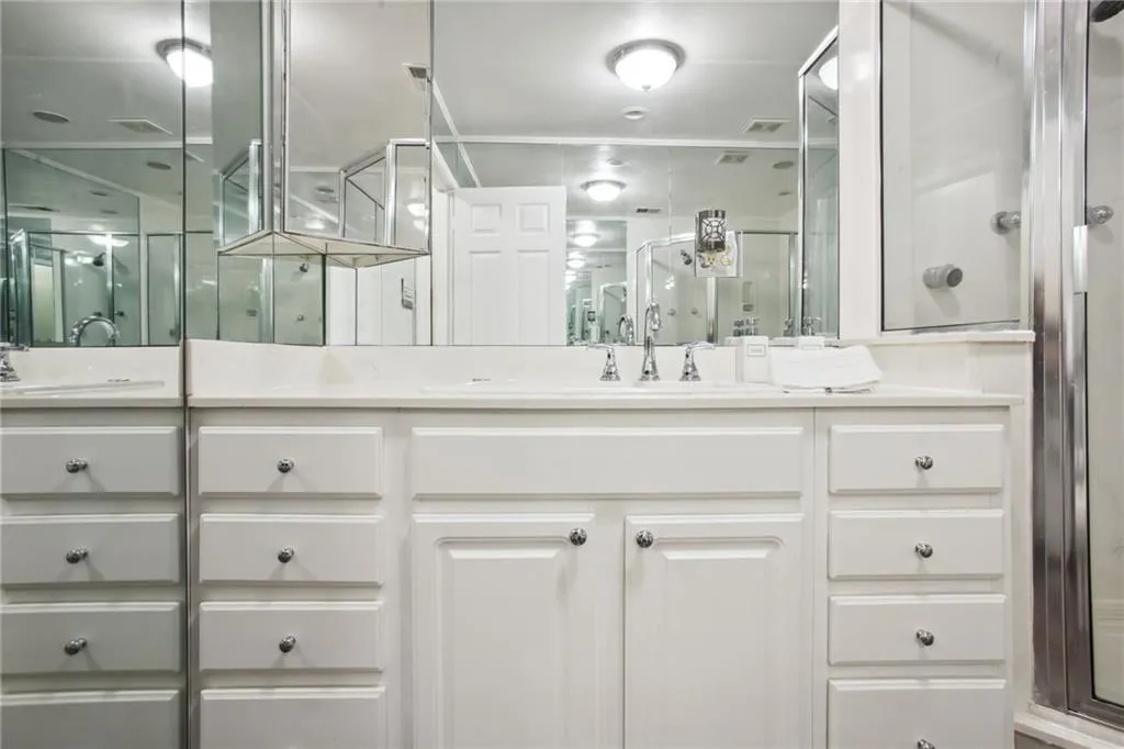 6001 Park Avenue, Sandy Springs, Georgia 30342, 2 Bedrooms Bedrooms, ,1 BathroomBathrooms,Residential,Sold,6001 Park Avenue,7194877
