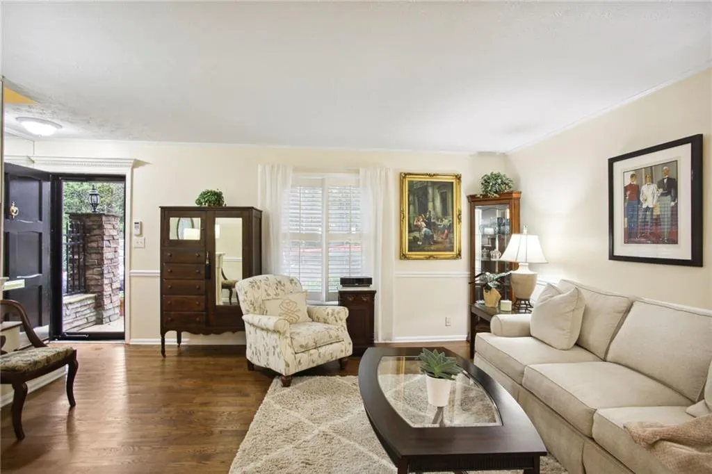 6001 Park Avenue, Sandy Springs, Georgia 30342, 2 Bedrooms Bedrooms, ,1 BathroomBathrooms,Residential,Sold,6001 Park Avenue,7194877